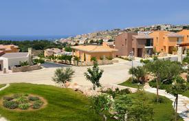 Комплекс вилл и апартаментов с панорамным видом на Пафос за 520 000 €
