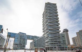 5-комнатная квартира на Квинс Квей Восток за C$993 000