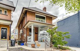 Дом в городе в Олд Торонто, Торонто, Онтарио,  Канада за C$1 927 000