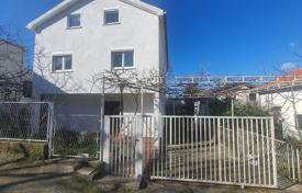 Просторный дом с садом и видом на море в Добра-Воде, Бар, Черногория за 126 000 €