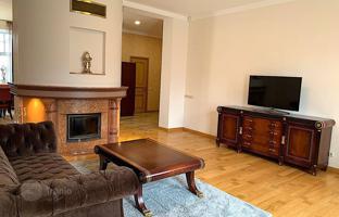 4-комнатная квартира 169 м² в Центральном районе за 470 000 €