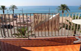 Апартаменты с панорамным видом на побережье на первой линии у моря, Льорет‑де-Мар, Испания за 165 000 €