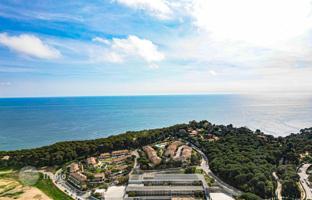Светлый таунхаус с садом и парковкой в 250 м от моря, Льорет‑де-Мар, Коста-Брава, Испания за 592 000 €