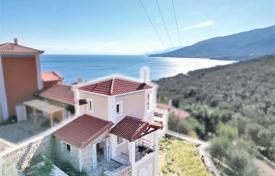 Новый трёхуровневый дом с видом на море на Пелопоннесе, Греция за 275 000 €