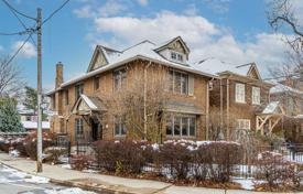Дом в городе в Норт-Йорке, Торонто, Онтарио,  Канада за C$2 058 000