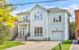 Дом в городе в Норт-Йорке, Торонто, Онтарио,  Канада за C$2 256 000