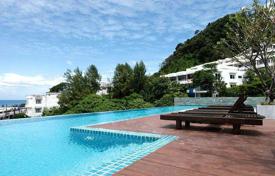 Комфортабельная квартира с террасой и видом на море в современной резиденции с бассейном, недалеко от пляжа, Патонг, Таиланд за $235 000