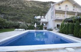 Меблированный трехэтажный дом с бассейном, Херцег-Нови, Черногория за 950 000 €