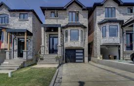 Дом в городе в Восточном Йорке, Торонто, Онтарио,  Канада за C$1 740 000