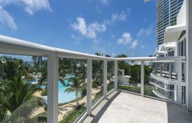 Элитная квартира с видом на океан и бассейном в резиденции на первой линии от пляжа, Майами-Бич, Флорида, США за 7 379 000 €