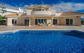 Двухэтажная вилла в классическом стиле с бассейном и видом на океан, Адехе, Тенерифе, Испания за 1 349 000 €