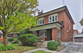 Дом в городе в Йорке, Торонто, Онтарио,  Канада за C$1 653 000