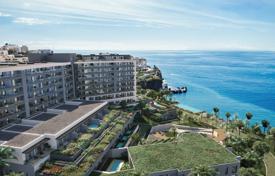Новая трёхкомнатная квартира в комплексе с частным доступом к набережной, Сан-Мартинью, Фуншал, Мадейра, Португалия за 825 000 €