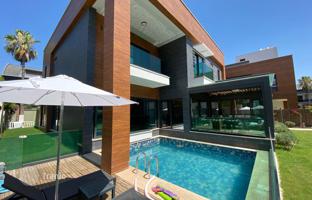 8-комнатная вилла 450 м² в городе Анталия за 82 981 000 TRY