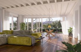 Роскошные апартаменты с большими открытыми пространствами в Сирмионе за 510 000 €