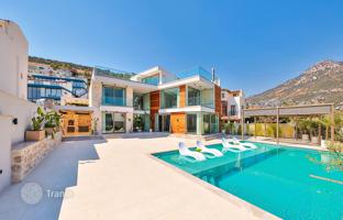 6-комнатная вилла 600 м² в Калкане за 75 578 000 TRY