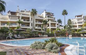 Пентхаус с парковкой, террасой и видом на море в жилом комплексе с садом и бассейном, Эстепона, Испания за 790 000 €