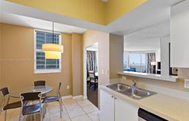 3-комнатные апартаменты в кондо 173 м² в Коллинз-авеню, США за $975 000