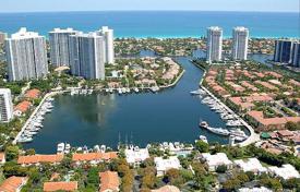 Трехспальная солнечная квартира на берегу океана в Авентуре, Флорида, США за $819 000