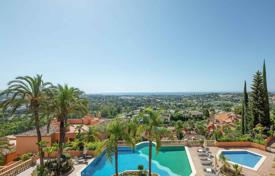 Меблированный пентхаус с панорамным видом в резиденции с бассейном и теннисным кортом, Нуэва Андалусия, Испания за 2 500 000 €