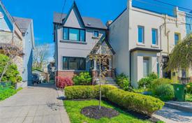 Дом в городе в Олд Торонто, Торонто, Онтарио,  Канада за C$1 664 000