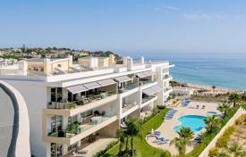 Великолепная трехкомнатная квартира в нескольких метрах от пляжа, Лагуш, Фару, Португалия за 635 000 €
