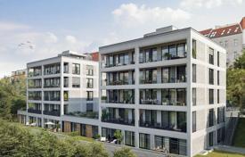 Четырехкомнатные апартаменты террасой в жилом комплексе с подземным гаражом и садом, Кройцберг, Берлин, Германия за 1 091 000 €