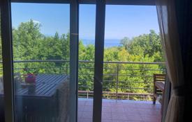 Квартира-дуплекс с балконом и террасой, недалеко от моря, Опатия, Хорватия за 325 000 €