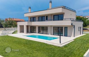 5-комнатный дом 251 м² в Порече за 920 000 €