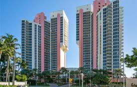 Трехспальные апартаменты на первой линии от пляжа в центре Санни-Айлс-Бич, Флорида, США за $1 350 000