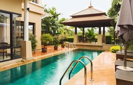 Роскошная вилла с 4 спальнями и частным бассейном, расположена в элитной курортной зоне Лагуна за $5 100 в неделю