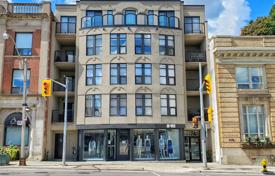 Квартира в Янг-стрит, Торонто, Онтарио,  Канада за C$881 000