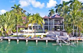 Комфортабельная вилла с бассейном, террасой и видом на залив, Майами-Бич, США за $13 900 000