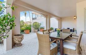 Просторные апартаменты с видом на океан в резиденции на первой линии от набережной, Майами-Бич, Флорида, США за $2 250 000