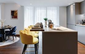 Элитные меблированные апартаменты с живописными видами в популярной резиденции с садами, Лондон, Великобритания за 1 291 000 €