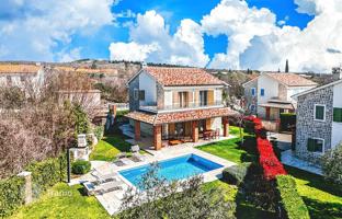4-комнатный дом 179 м² в Приморско-Горанской жупании за 644 000 €