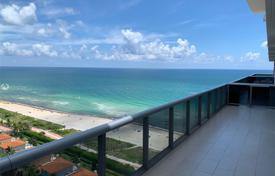 Просторные апартаменты с видом на океан в резиденции на первой линии от пляжа, Майами-Бич, Флорида, США за $929 000