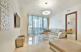 Светлые трехкомнатные апартаменты рядом с пляжем в Санни-Айлс-Бич, Флорида, США за 1 189 000 €