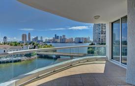 Современная квартира с видом на океан в резиденции на первой линии от пляжа, Авентура, Флорида, США за $998 000