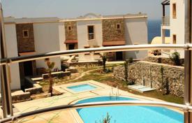 Апартаменты с видом на море в жилом комплексе с бассейном, Бодрум, Турция за $315 000