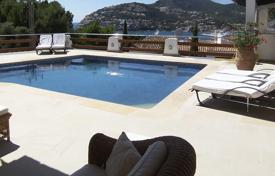 Двухуровневая уютная вилла с панорамным видом на море в Порт Андрач, Майорка, Испания за 6 800 € в неделю