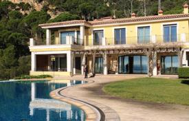 Меблированная вилла с бассейном и сауной, Сан-Фелиу‑де-Гишольс, Испания. Цена по запросу