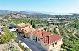 Двухэтажный дом с видом на море и горы, недалеко от пляжей и города Нафплион, Греция за 500 000 €