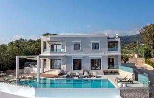 4-комнатная вилла 420 м² в Касьопи за 3 100 000 €