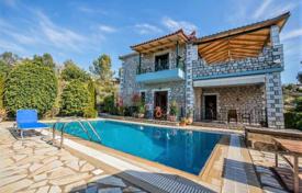 Меблированная двухэтажная вилла с бассейном и видом на море в Неохори, Пелопоннес, Греция за 400 000 €