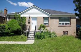 Дом в городе в Норт-Йорке, Торонто, Онтарио,  Канада за C$1 993 000