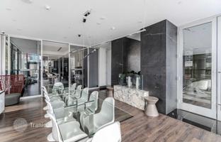 4-комнатная квартира на Аделаида-стрит Запад за C$825 000