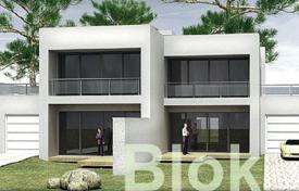 Новая, качественная отдельная часть дома в современном рядном доме в новом посёлке клубного типа Таурени за 290 000 €