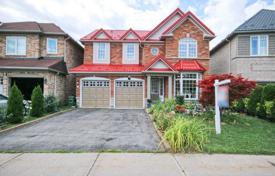 Дом в городе в Скарборо, Торонто, Онтарио,  Канада за C$1 374 000