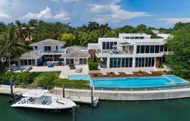 Современная вилла с бассейном, террасами, летней кухней, гаражами и видом на залив, Ки Бискейн, США за $19 500 000